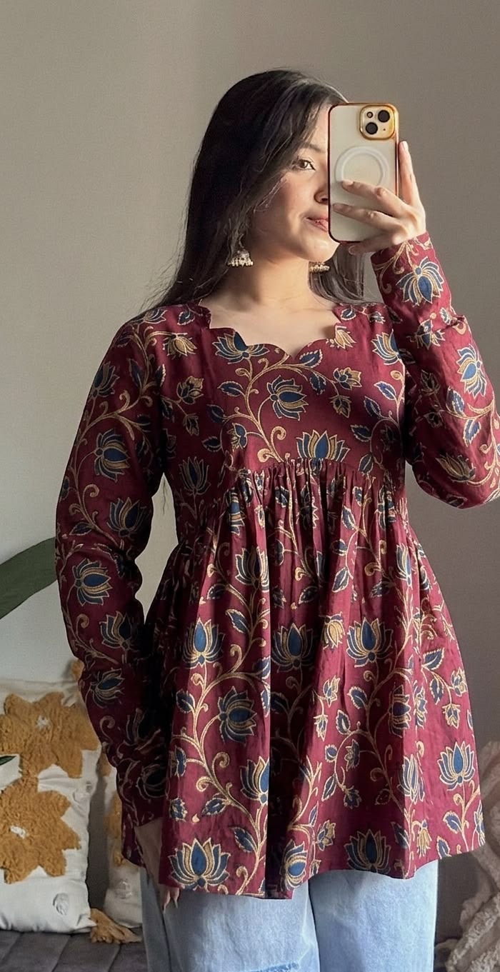 Women Maroon Printed Long Sleeve Kurti