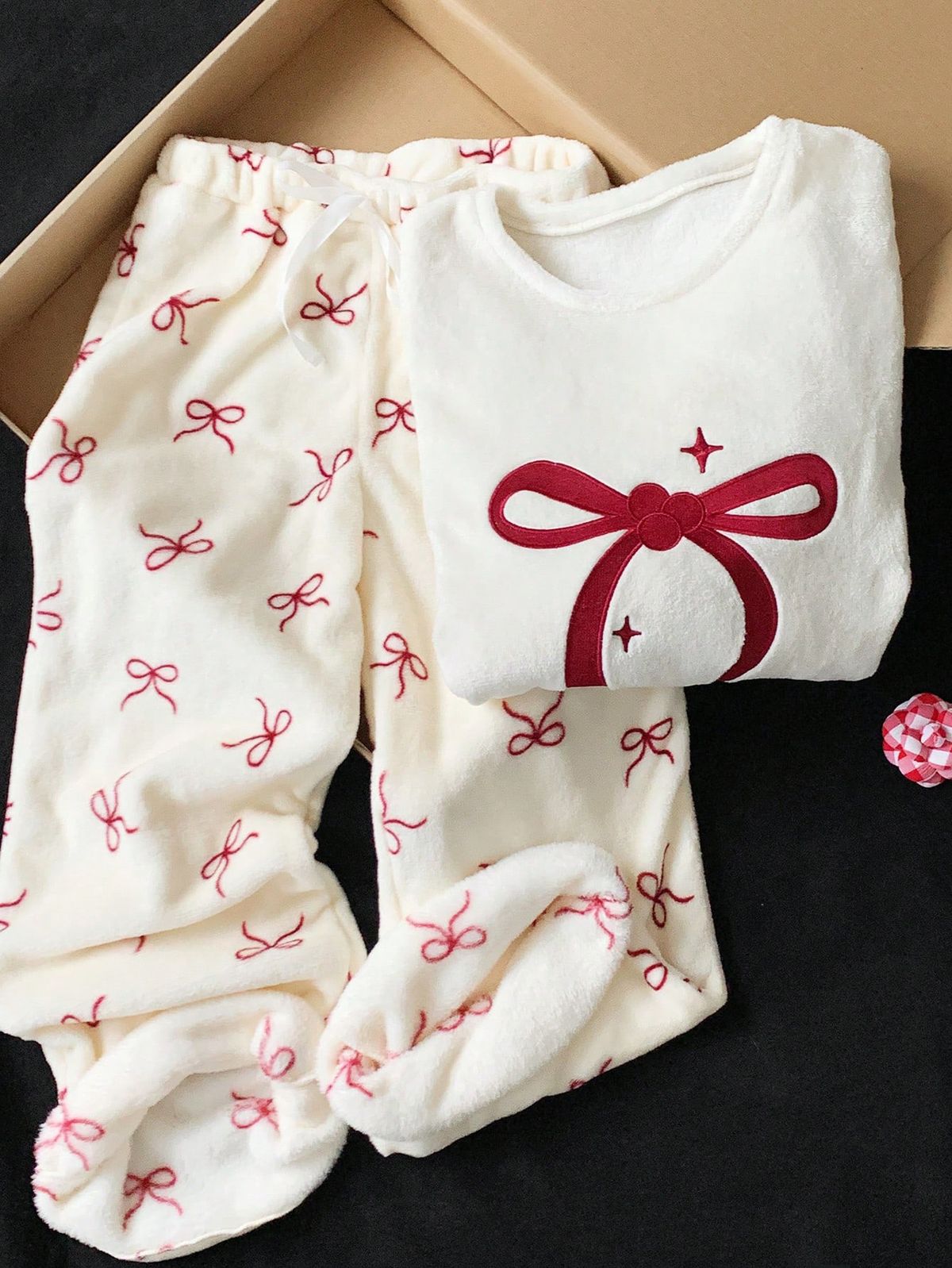 Women Cream Bow Print Cozy Fleece Nightwear Set