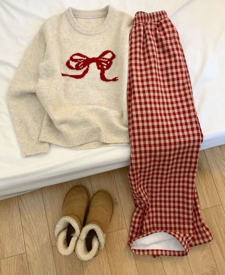 Women Cream Bow Print Cozy Fleece Nightwear Set