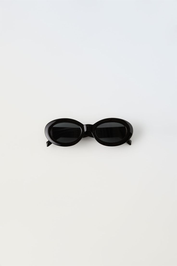 Classic Black Oval Acetate Sunglasses