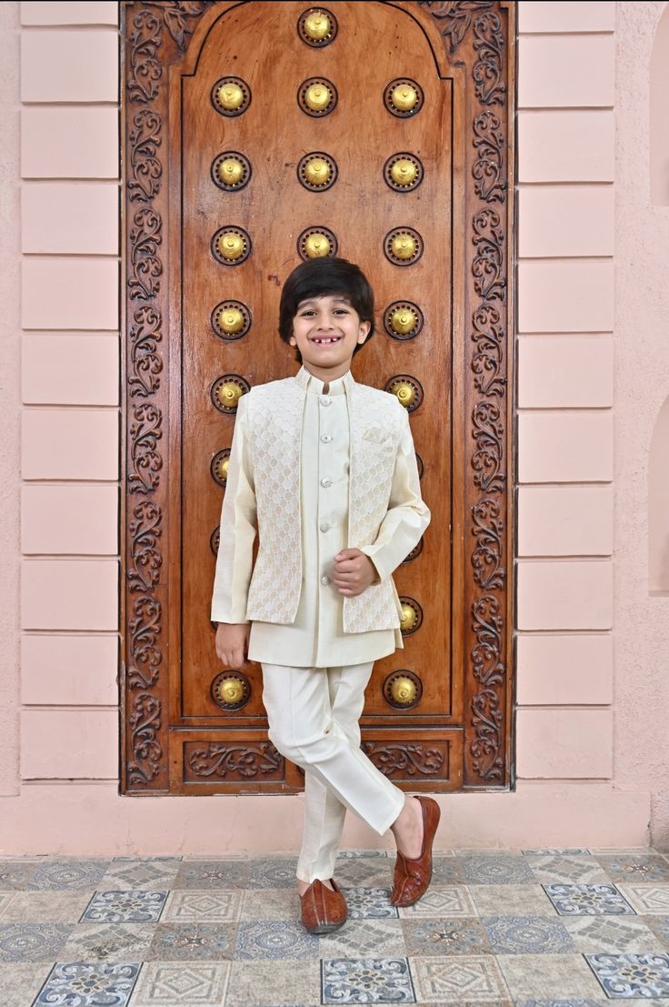 Ivory Embroidered Kurta & Pajama Set